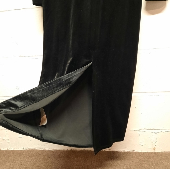 Good American Velvet Deep V Midi Dress Black Quiet Luxury New with Tags Size 2 - Picture 6 of 9